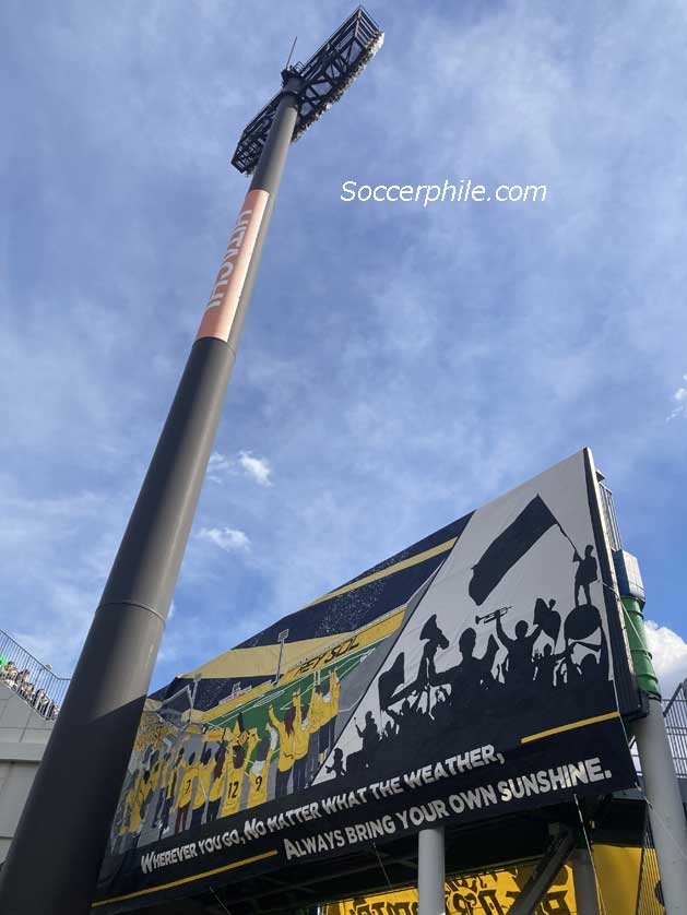 Sankyo Frontier Kashiwa Stadium, Chiba floodlight.