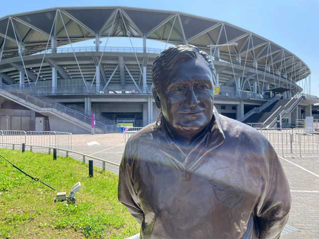 Ivica Osim statue at Fukuda Denshi Stadium, Chiba.