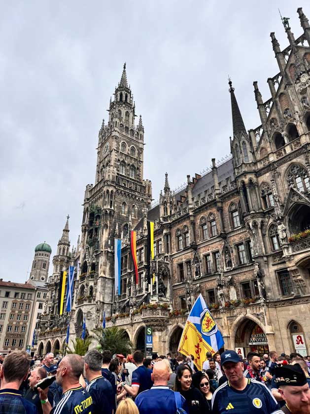 The Tartan Army in Marienplatz.