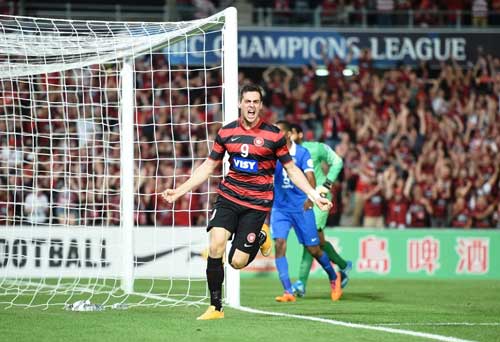Tomi Juric celebrates his goal for Western Sydney Wanderers.