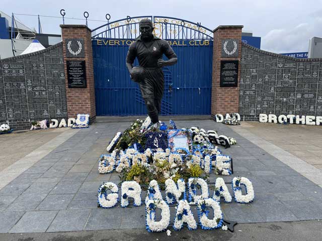 Dixie Dean statue.