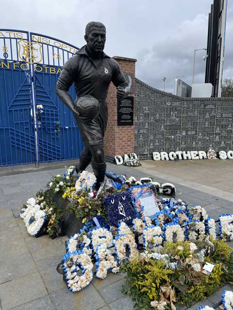 Dixie Dean statue.
