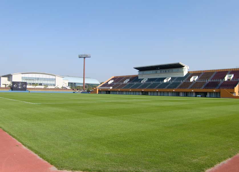 Suzuka Sports Garden with the gymnasium on the left.