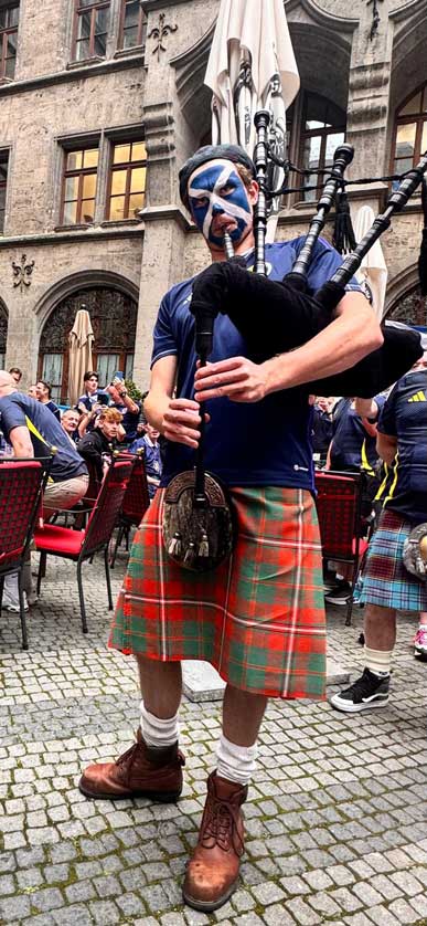 Euro 2024 image Leon the piper in Marienplatz, Munich.