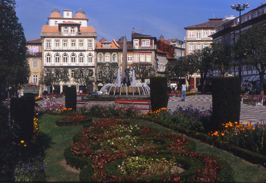 Guimaraes jardim: Dias dos Reis.