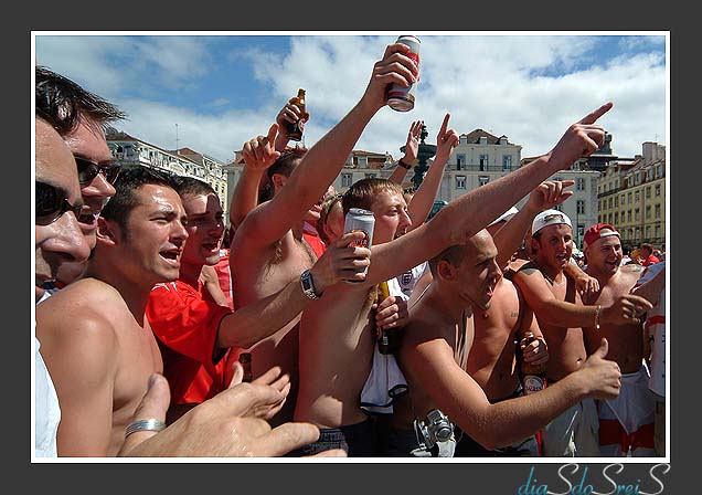 Free Beer? No, just a TV Camera moving around.